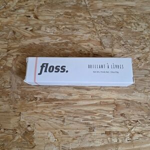 Floss My New Favorite Lip Gloss Yul